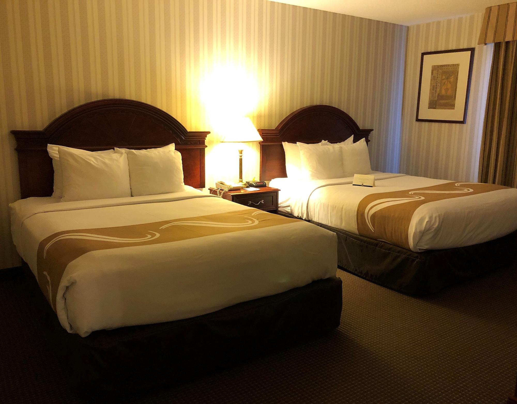 Quality Hotel & Suites Woodstock Eksteriør bilde